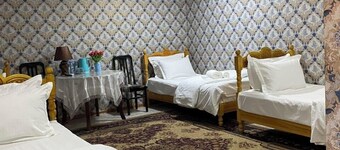 Family Guest House Parivash