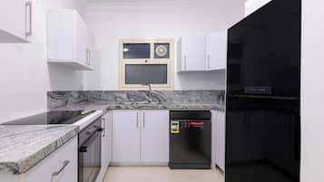 Apartment, Balcony, City View | Private kitchen