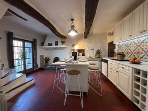 Microwave, stovetop, dishwasher