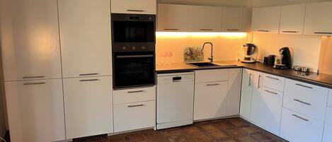 Microwave, oven, stovetop, dishwasher