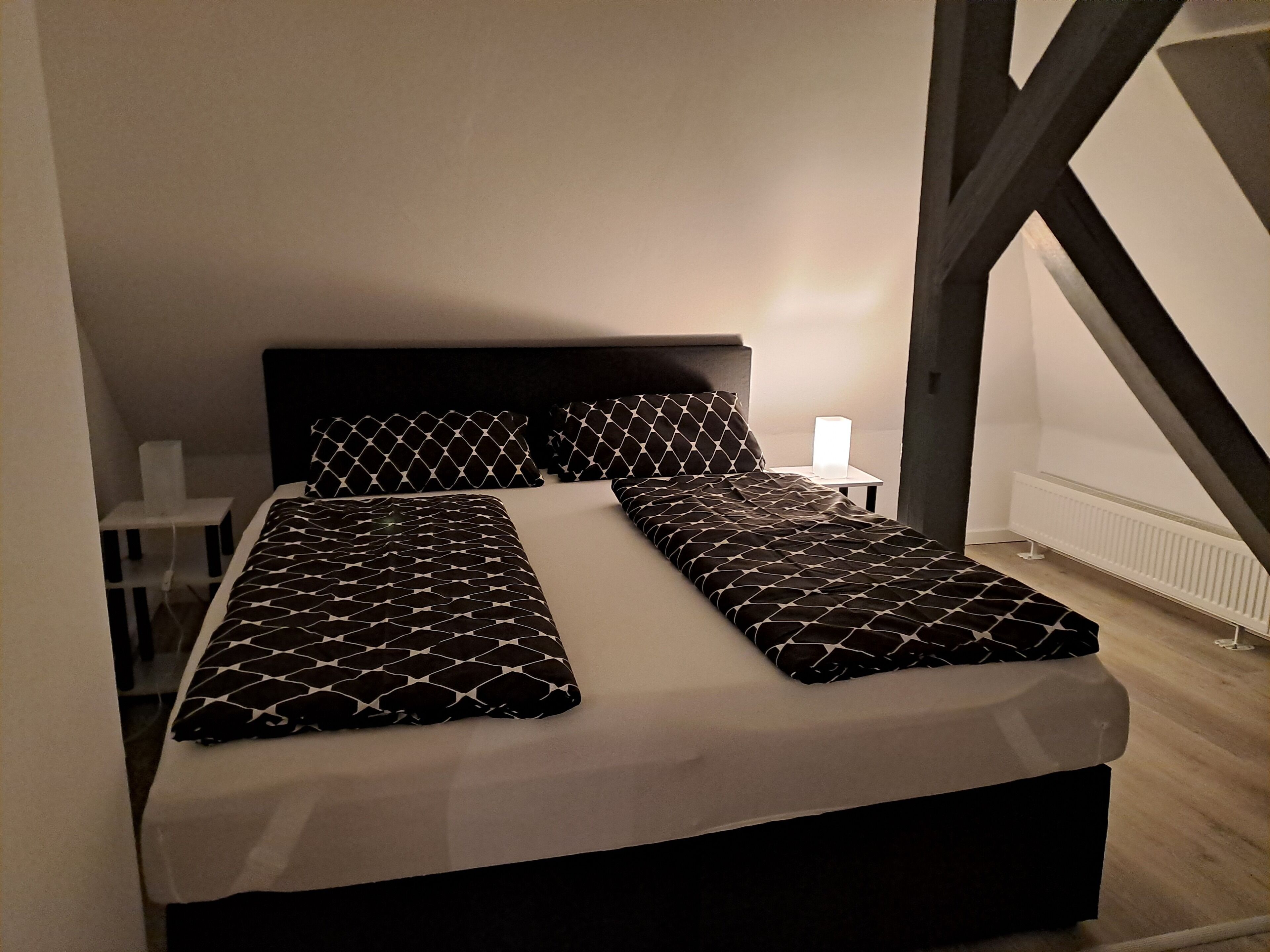 2 chambres, fer et planche à repasser, Wi-Fi, draps fournis