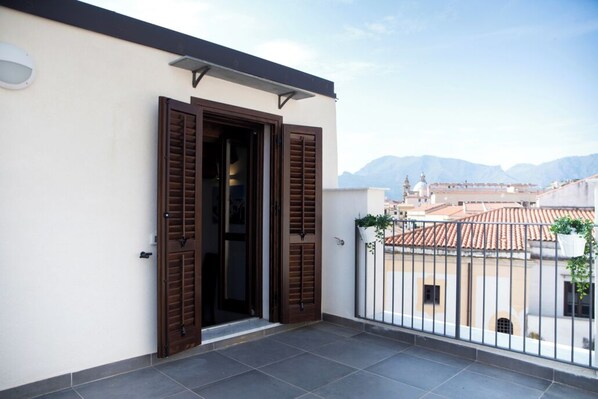 패밀리 아파트, 시내 전망 | 테라스/파티오