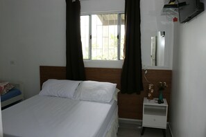 Room, Patio, City View | Iron/ironing board, free WiFi - POUSADA DECARLI (Florianopolis)