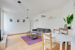 Apartment | Ruang tamu | Pendiangan