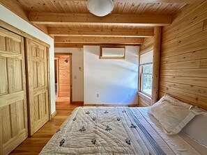 4 bedrooms, free WiFi, bed sheets
