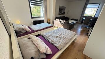 2 slaapkamers, een strijkplank/strijkijzer, wifi