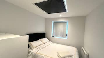 1 bedroom, iron/ironing board, internet, bed sheets