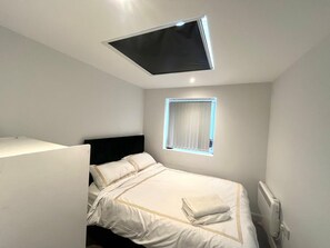 1 bedroom, iron/ironing board, internet, bed sheets