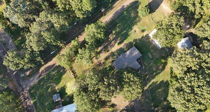 Pet Friendly - Lakeside Retreat - Wheel Chair Accessible