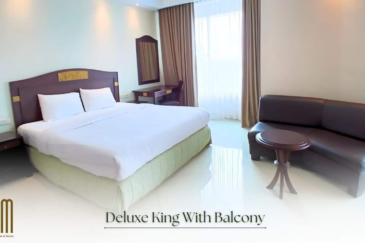 Deluxe Single Room, City View | Desk, laptop workspace, iron/ironing board