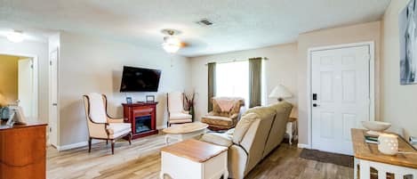 House (3 Bedrooms) | Interior