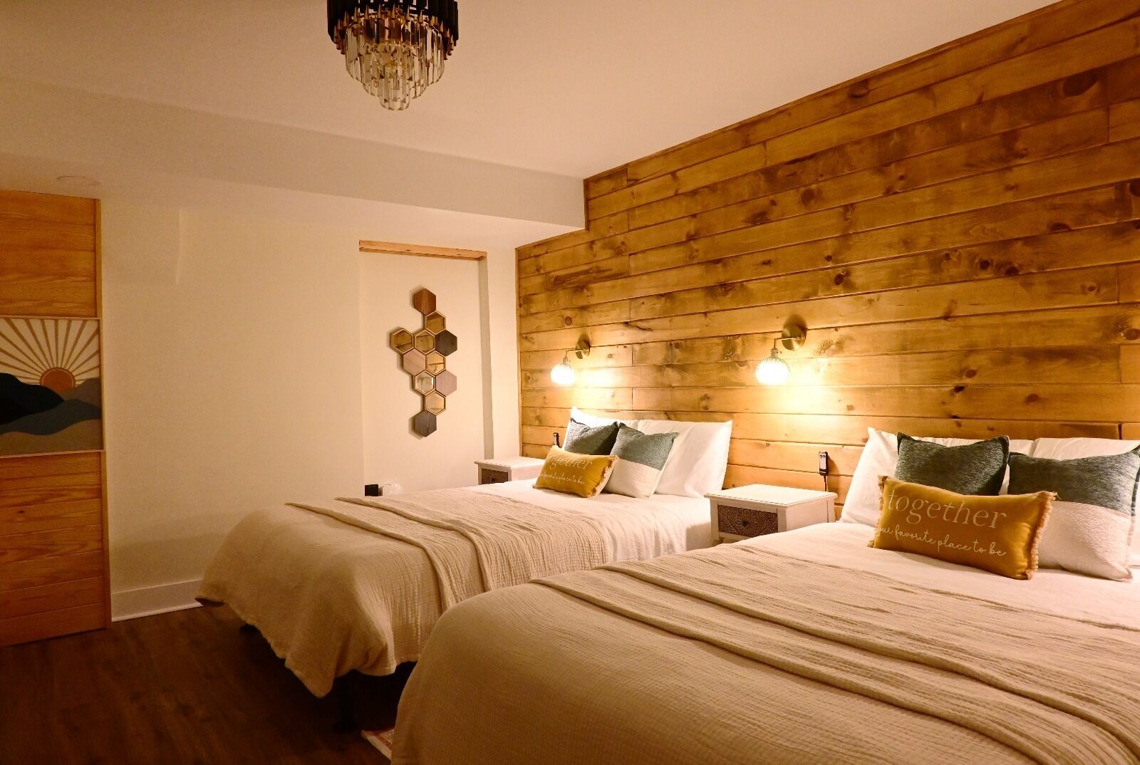 2 多间卧室、熨斗/熨衣板、WiFi、床单