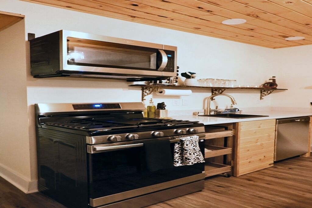 Micro-ondes, four, plaque de cuisson, lave-vaisselle