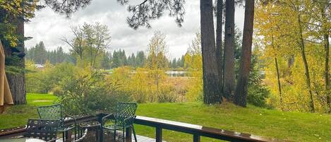 屋外ダイニングエリア