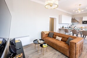 Living area - Beautiful apartment for 6 guests with A/C, WIFI, balcony and panoramic view (Cortona)