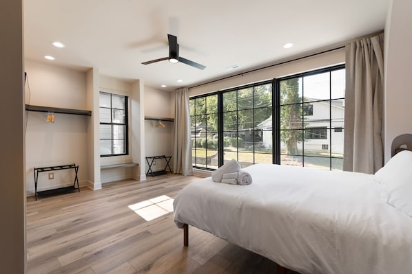 6 chambres, fer et planche à repasser, Wi-Fi, draps fournis
