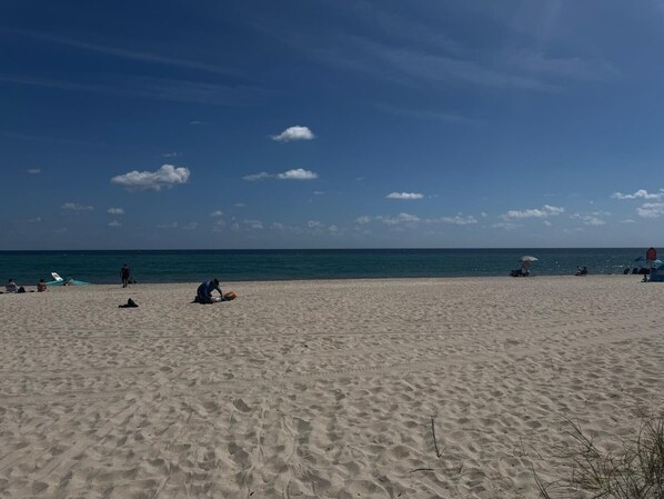 Sillas reclinables de playa, toallas de playa