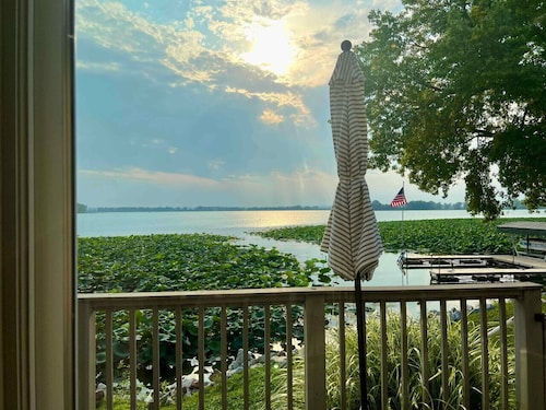 Dock, Paddle, Relax at The Lake