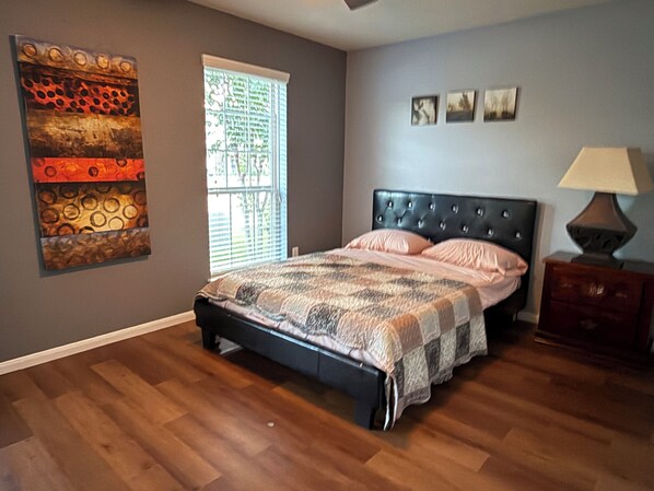 4 Schlafzimmer, Bügeleisen/Bügelbrett, kostenloses WLAN, Bettwäsche