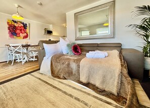 2 bedrooms, iron/ironing board, free WiFi, bed sheets