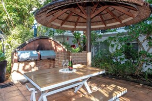 تناول الطعام بالخارج