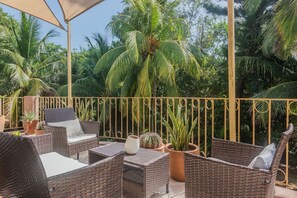 Terrace/patio - Spacious 2 bdrm + A/C, 2 bdrm + A/C in Playacar (Playa del Carmen)