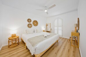 2 bedrooms, desk, iron/ironing board, free WiFi - Sandy Toes • Designer Lux • Coastal • Ground Floor (Scarborough)