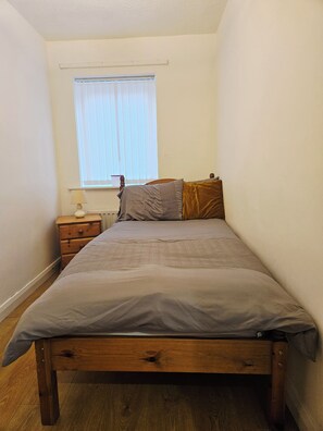 2 quartos, ferros/tábuas de passar roupa, Wi-Fi, roupa de cama