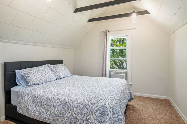 5 chambres, fer et planche à repasser, Wi-Fi, draps fournis