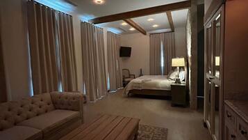 1 bedroom, iron/ironing board, free WiFi