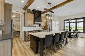 Mikrowelle, Ofen, Herdplatte, Geschirrspüler