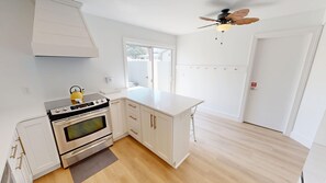 Townhome, 2 Bedrooms | Private kitchen