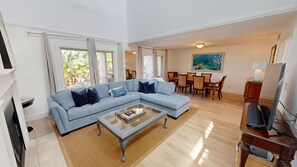 Living area - Shoreline Garden 02 2 Bedroom Townhouse (Destin)