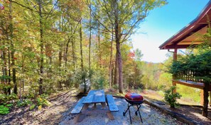 Cabin, 1 Bedroom | Outdoor dining - Eagles Nest 1 Bedroom Cabin (Gatlinburg)
