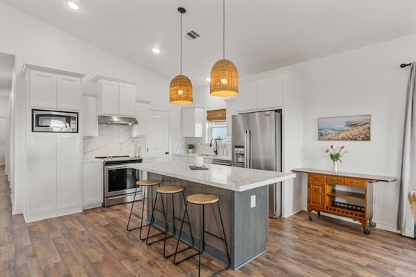 House, 3 Bedrooms | Private kitchen | Fridge, coffee/tea maker, toaster