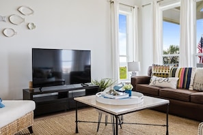 House, 4 Bedrooms | Living area