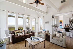 House, 4 Bedrooms | Living area
