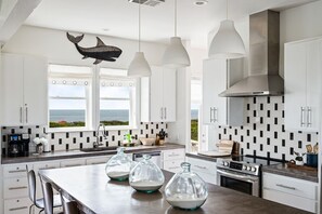 Private kitchen - Wild Dunes Cottage 4 Bedroom Home (Port Bolivar)