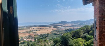 Beautiful 3-bedroom apartment in Panicale