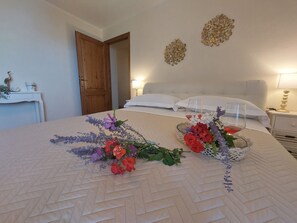 3 makuuhuonetta, silitysrauta/-lauta, Wi-Fi, vuodevaatteet