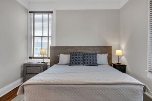 4 makuuhuonetta, silitysrauta/-lauta, Wi-Fi, vuodevaatteet