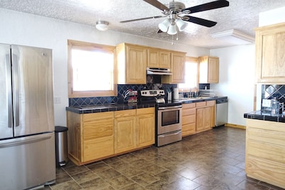 Clean, fully stocked home in Mitchell.