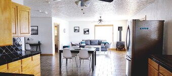 Clean, fully stocked home in Mitchell.