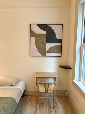 1 غرفة نوم ومكتب ومكواة/لوح كي وواي فاي