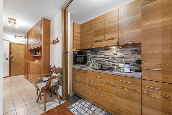 Standard Apartment, 1 Bedroom (Appartamento Fiocco di Neve) | Private kitchen