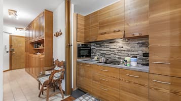 LÀgenhet Standard - flera sovrum (Appartamento Fiocco di Neve) | Eget kök | KylskÄp, mikrovÄgsugn, ugn och spishÀll