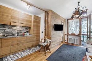 Fridge, microwave, oven, stovetop - Appartamento Fiocco di Neve (Sestriere)