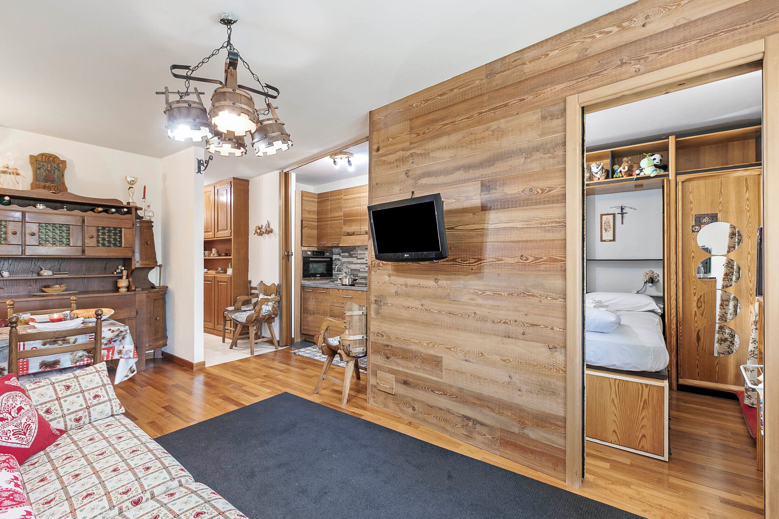 Standard Apartment, Multiple Bedrooms (Appartamento Fiocco di Neve) | 1 bedroom, free WiFi, bed sheets