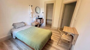 1 غرفة نوم ومكتب ومكواة/لوح كي وواي فاي