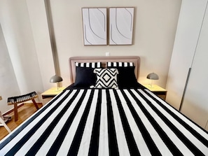 1 bedroom, iron/ironing board, WiFi, bed sheets - Bright 1BR in Prime Psyri | Private Balcony Athens (Athina)